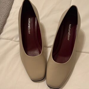 Naturalizer Cream Square-Toe Heels